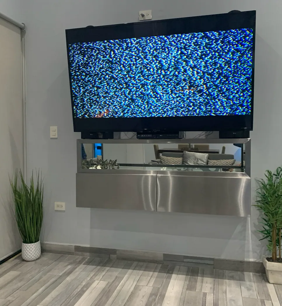 Mueble flotante de acero inoxidable bajo televisor, con cajones